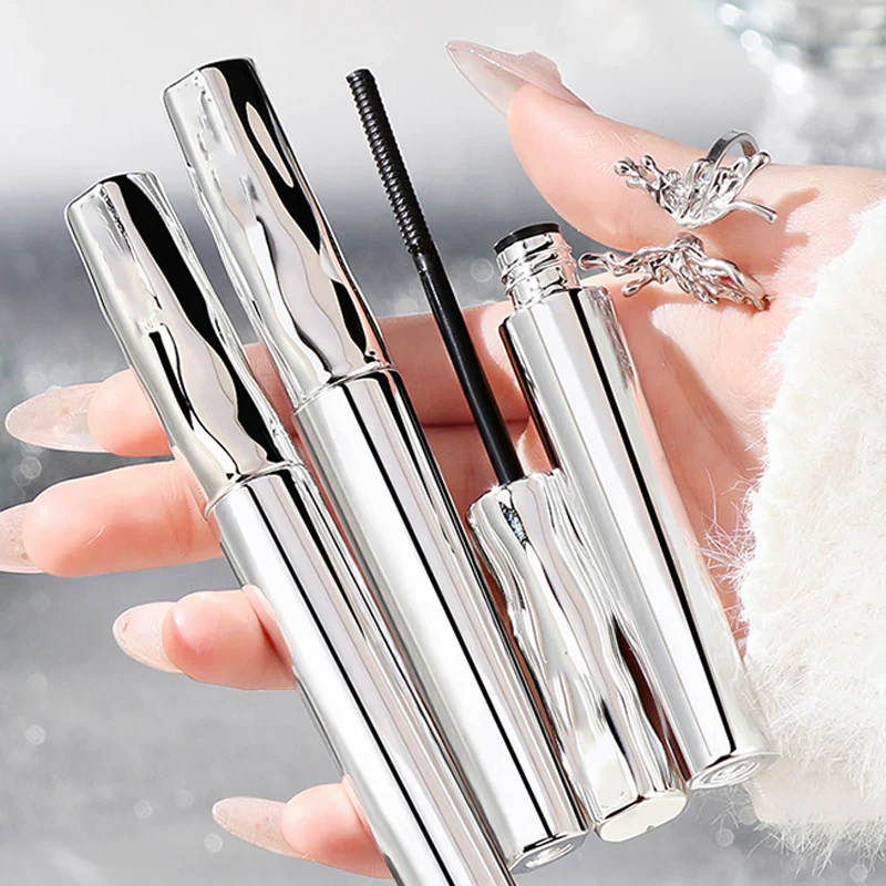 💧🥥Waterproof Fibre Mascara👁️ – Volume & Length without Clumping for Dramatic Moments